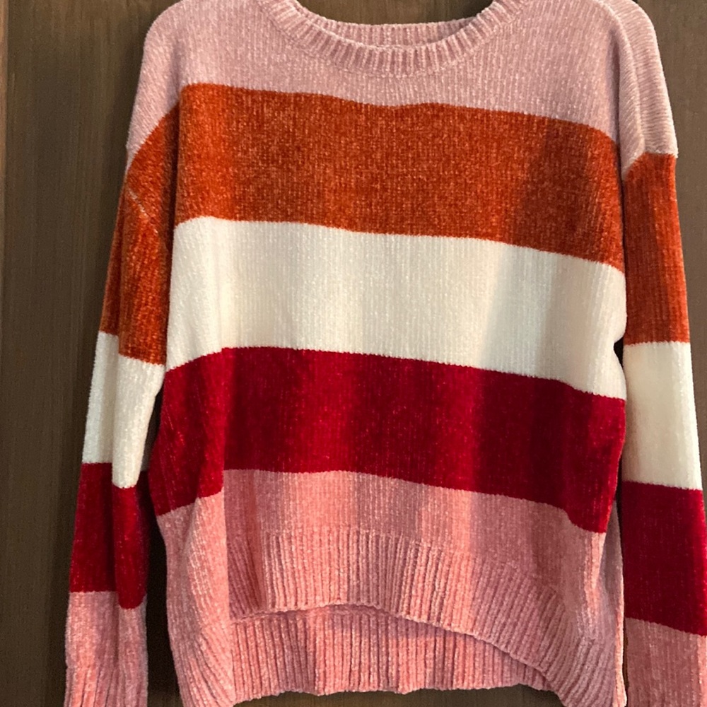 Women’s sweater. Size xlarge. Rarely worn. Very soft.